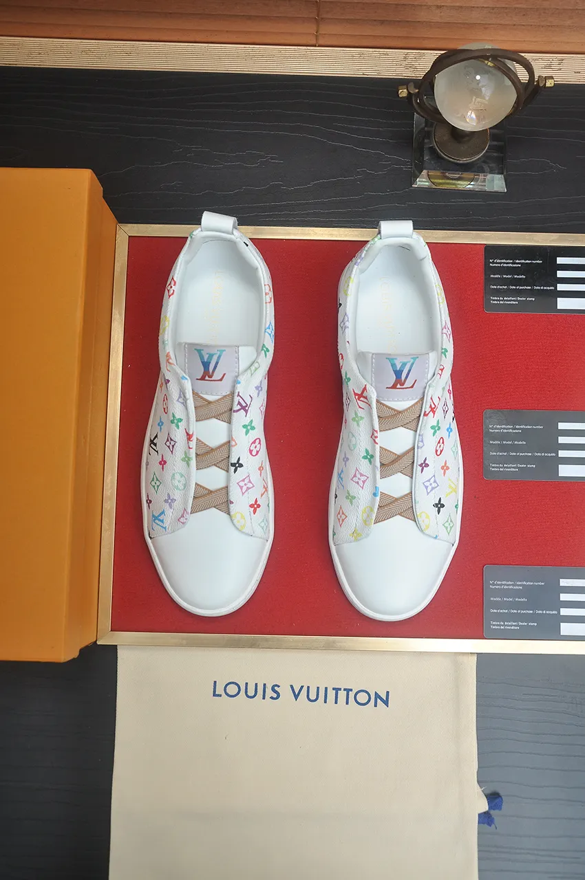Men's men's shoes💰460💶[LOUIS VUITTON] Same style as LV. Louis Vuitton official website [satisfied] original single hot model, LV original factory cowhide material 👑1:1 original plate, sheepskin lining, original foam outsole. Body accessories one-to-one mold opening 💪 Counter quality 🙏 Dear friends, if you are still worried about wearing matching shoes 💋, then these shoes are your best choice 🎁🎁! 38-44